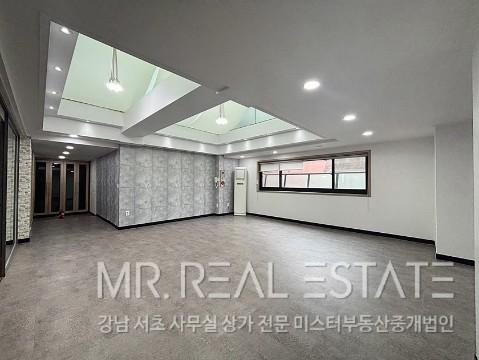 신사역도보1분.가성비사무실.주차편리.인테리어깔끔