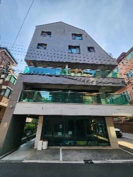 테라스와 깔끔한 공간이 브랜드의 가치를 높여주는 오피스 L