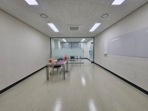 가산역 도보4분 실15 룸1 탕비 인테리어 깔끔
