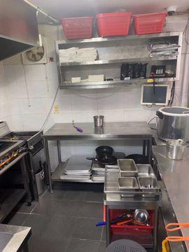 대로변 상권, 수요도 많은 충신동 매장