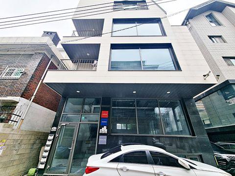 연남동 중소형 엘레베이터, 테라스 있는 상가사무실.