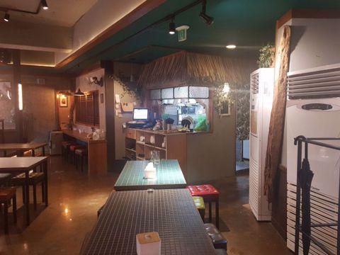 녹번동 대로변에 위치한 전 전문점