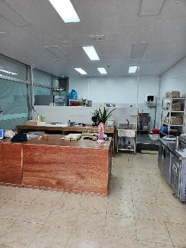 입지좋고 인테리어 잘된 배달가게