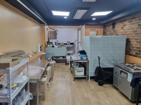 길동역 배달전문점 매장