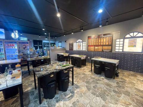 독산동 먹자골목 위치, 깔끔한 인테리어, SNS 핫플레이스 곱창 전문점