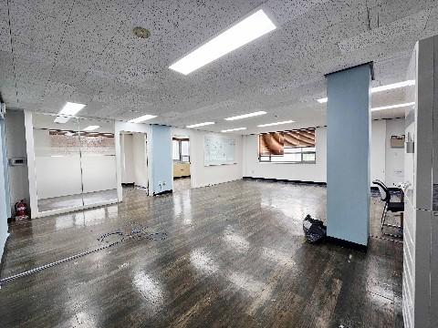 I세븐I 합정역 바로업무가능 인테리어 내부룸2개 깔끔사무실