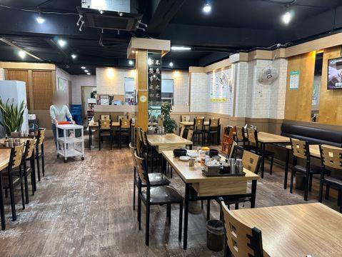 대로변 1층에 위치한 안양동 한식집