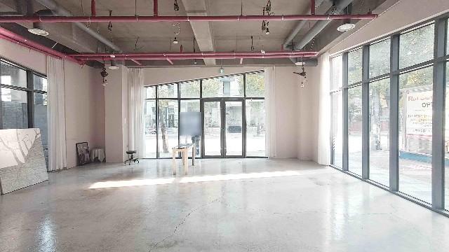 🏢 [홍대입구역 도보권] 1층 신축 상가 — 비음식 업종 전용 공간!