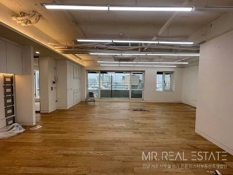 도산공원사거리.단독테라스有.내부복층.발렛가능