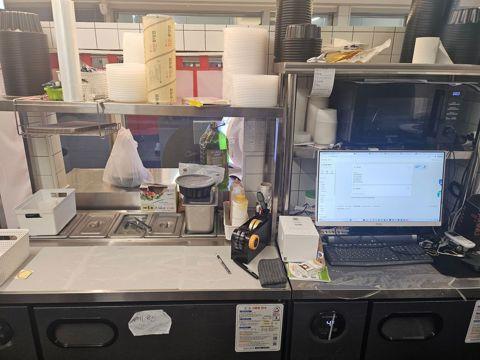 철길 근처 메인 사거리 위치 유동인구 매우 좋은곳