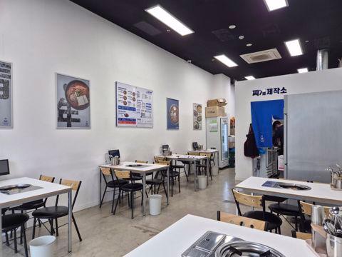 발산역 초역세권 대로변 코너 1층 음식점