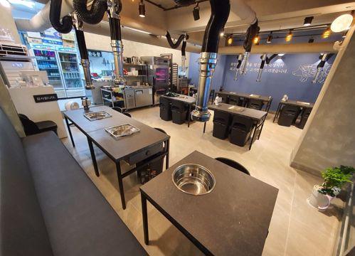 수유 먹자골목 메인거리에 위치한 1층 한식당