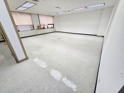 서초구 양재동 즉시입주 가능한 대로변 고층 사무실 임대