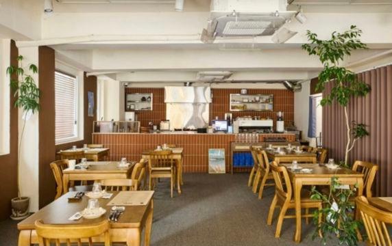 연남동 깔끔한 인테리어 1층 카페 레스토랑