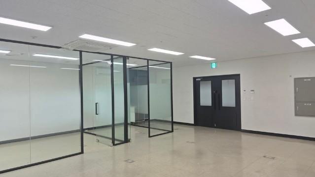 룸있는 소형평수대 깨끗한 사무실