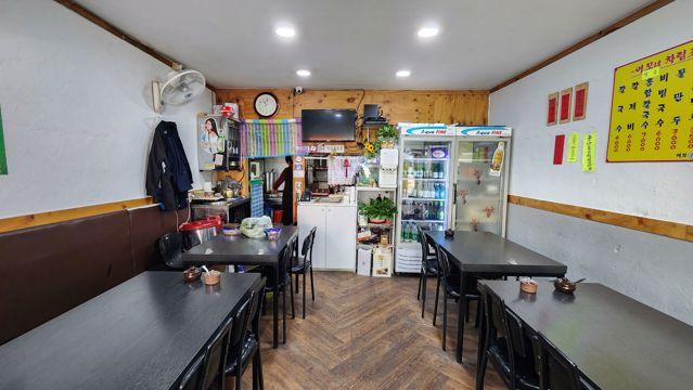 암사역 도보 7분 시장 입구 유동인구 많은 대로변 상가의 매물