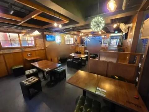 손님이 끊이지 않는 집. 몸이 아파 급하게 내놓습니다