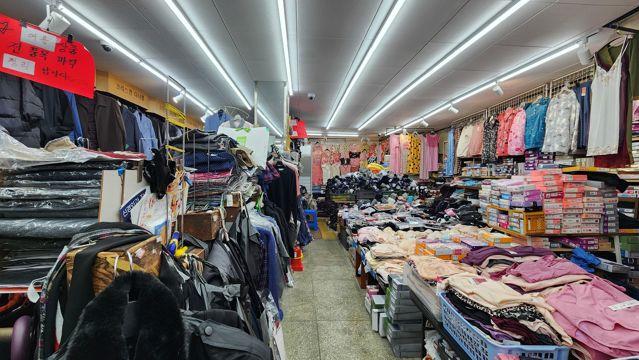 사당동 이수역 초역세권, 유동인구 많은 길목 위치한 의류판매점