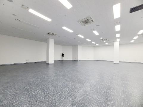 즉시입주 가능한 약78평 층고 높은 상가 사무실