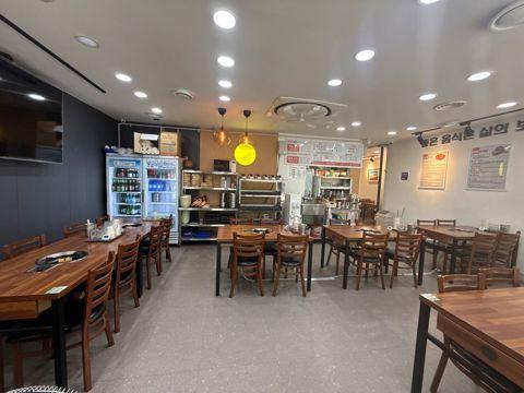 온천동 내•외부 깔끔한 식당