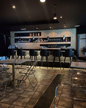 유동인구 많은 중화역먹자골목 초입 2층 술집