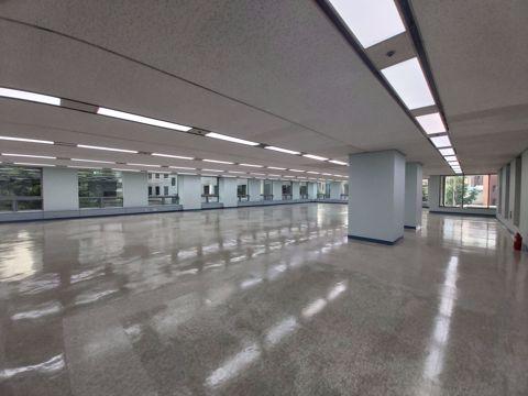 용산구 인프라 아주 잘되어 있는 무료 주차 6대 가능한 사무실