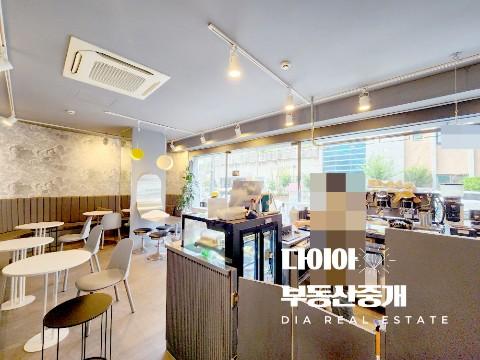 DIA 압구정역 성당 교회 학생 직장인 유동인구 많은 거리 1층상가