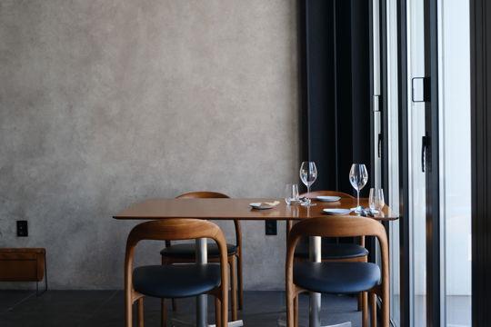 성수동 성수역 역세권, SNS 핫플레이스, 개방감 좋은 요리주점