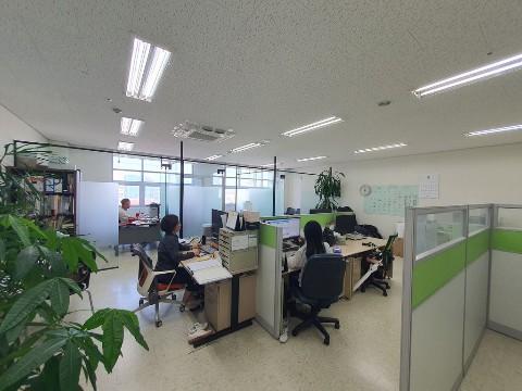 역세권 / 실면적 20평 / 유리룸 인테리어 / 천장형냉난방기