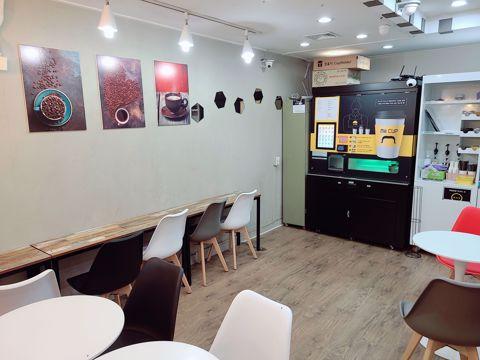 봉천동 단지내 상가에 위치한 카페