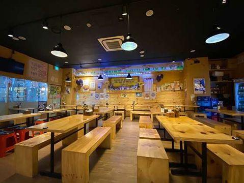 가산동 번화가에 위치한 전 집