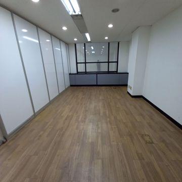 논현동 활용성 좋고 건물 관리 잘 되는 3층 사무실
