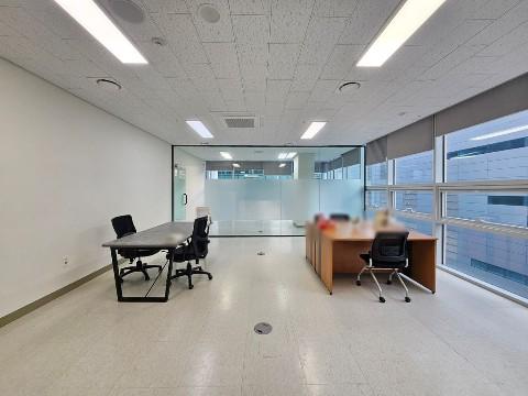 코너 실 17평 룸1 탕비 11월 중순 경 입주협의