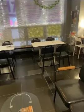 로데오전면이 보이는 인테리어 멋진 bar