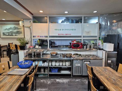 천호동 대로변에 위치한 음식점