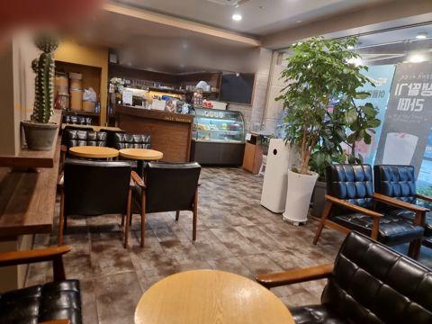 일산동구 백석동 상가 1층 코너 주목도 높은 카페