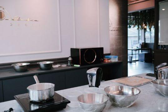 모던 인테리어 완비된 동교동 베이킹 스튜디오