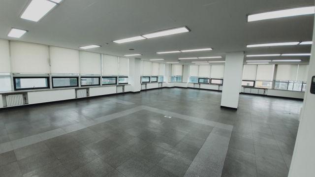 50평 넓은 사무실 즉시입주 서울대입구역 역세권  대로변  대형사무실