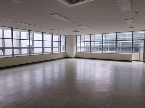 청라 버스정류장 바로 앞 신축 지식산업센터