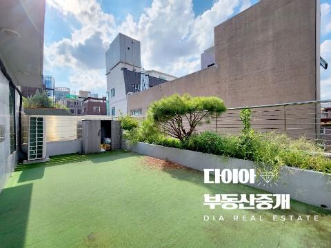DIA 테라스 품은 통창 채광 밝은 내부 사무실