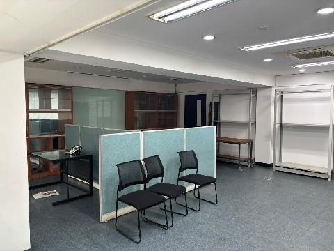 조용한 사무실 전용 건물입니다