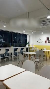 베이글&포케 카페 내놓습니다!