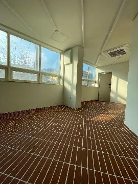 세련된 인테리어, 냉난방기 설치된 사무실