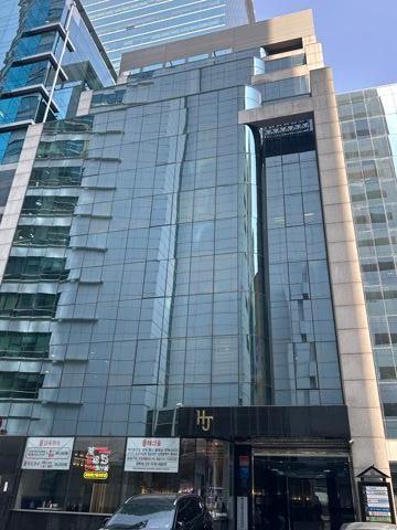 강남역 뱅뱅사거리 깔끔한 오피스 매물