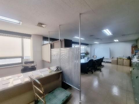  홍대 성산동사거리 대로변 가시성.가성비 아주좋은 독립단층 대형사무실!!