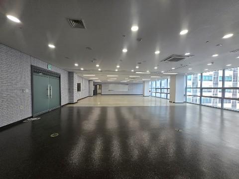 가산동 대형사무실 100평이상. 즉시입주.가성비 최고..