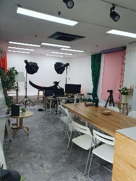 시스템에어컨 수도 가스 씽크대 설치 됨