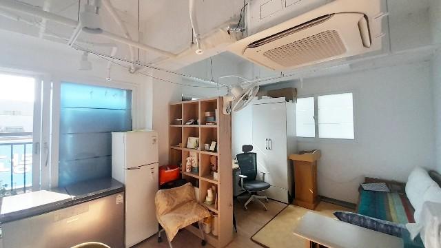 🏢 동교동 신축급 소형 오피스 임대 – 무권리 / 엘리베이터 / 주차