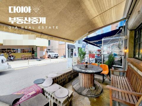 DIA 맛집 즐비한거리 아주 약간의 권리로 자리 잡으세요