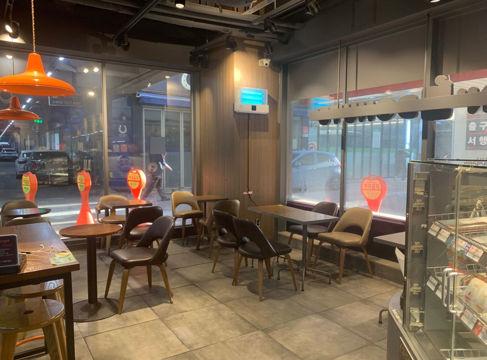 깔끔한 인테리어 및 시설 완비된 양재동 프랜차이즈 도넛판매점